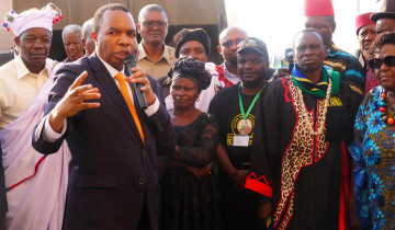 ​MACHIFU WAIPA HEKO SERIKALI KUANZA SAFARI ZA TRENI YENYE KIWANGO CHA KIMATAIFA